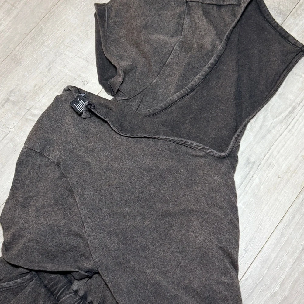 N/A stylish black